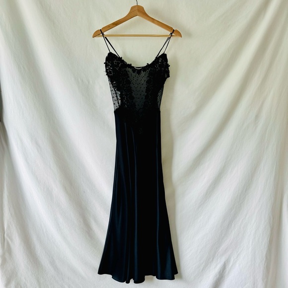 Flora Nikrooz Showstopper Long Gown / Black Lace Nightgown - Picture 1 of 12